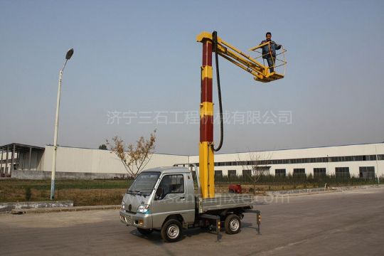 點(diǎn)擊查看詳細(xì)信息<br>標(biāo)題：小型高空作業(yè)車 閱讀次數(shù)：2864