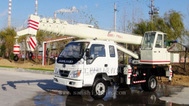 點擊查看詳細信息<br>標題：8噸汽車吊 閱讀次數(shù)：2931
