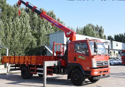點擊查看詳細(xì)信息<br>標(biāo)題：6.3噸東風(fēng)隨車吊 閱讀次數(shù)：1693