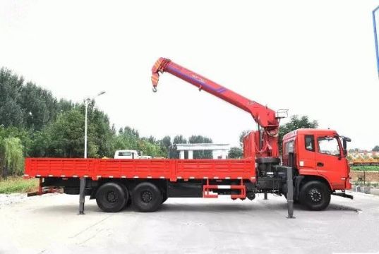 點擊查看詳細信息<br>標題：10噸東風隨車吊 閱讀次數(shù)：1656