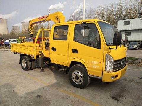 點擊查看詳細信息<br>標題：凱馬雙排隨車吊 閱讀次數(shù)：1920
