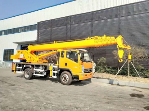點擊查看詳細信息<br>標題：12噸凱馬汽車吊 閱讀次數(shù)：1945
